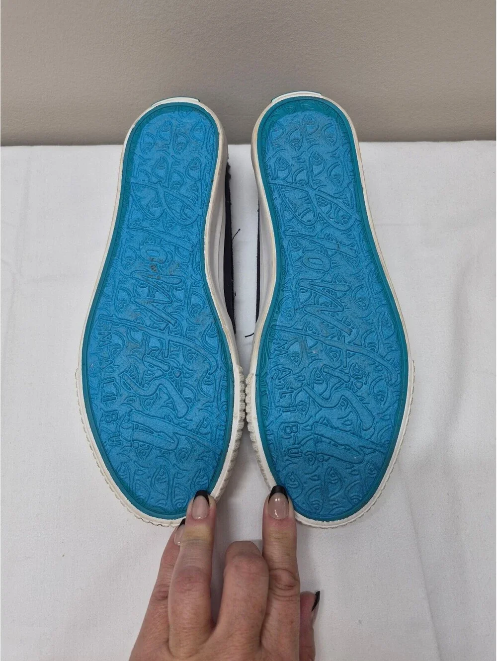 Blowfish Navy Blue Slip-On Canvas Sneakers Size 10 with White Rubber Soles B405